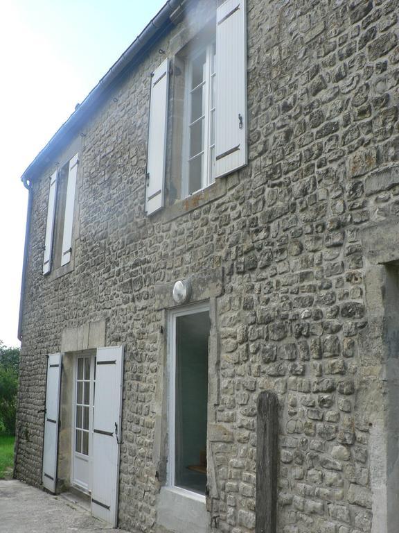 Gite De L'Aure Trevieres Zewnętrze zdjęcie