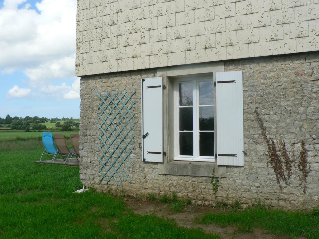 Gite De L'Aure Trevieres Zewnętrze zdjęcie